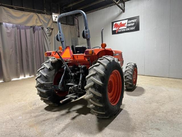 Image of Kubota M8200 equipment image 4