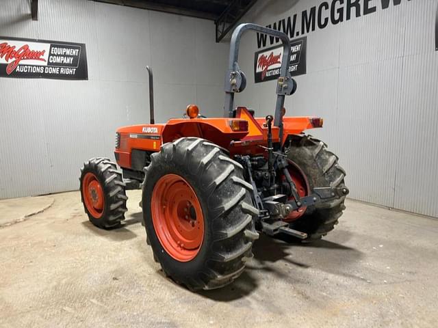 Image of Kubota M8200 equipment image 2