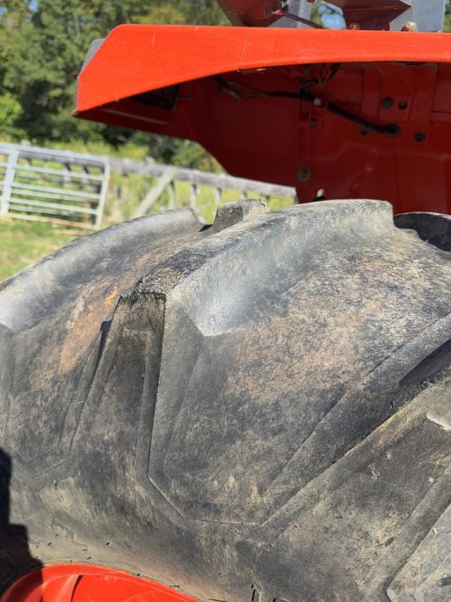 Image of Kubota M8200 equipment image 4