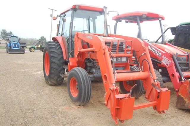 Image of Kubota M8200 equipment image 3
