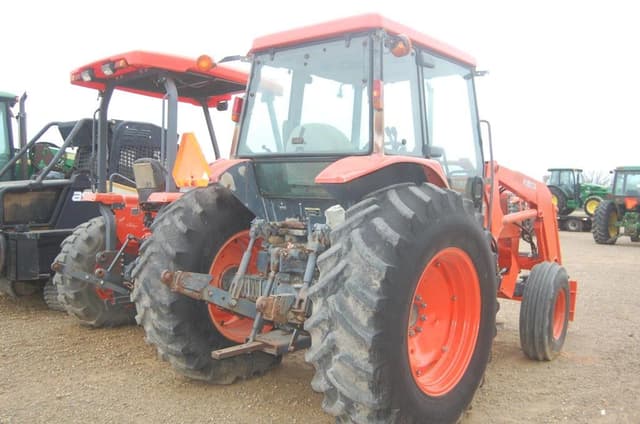 Image of Kubota M8200 equipment image 2