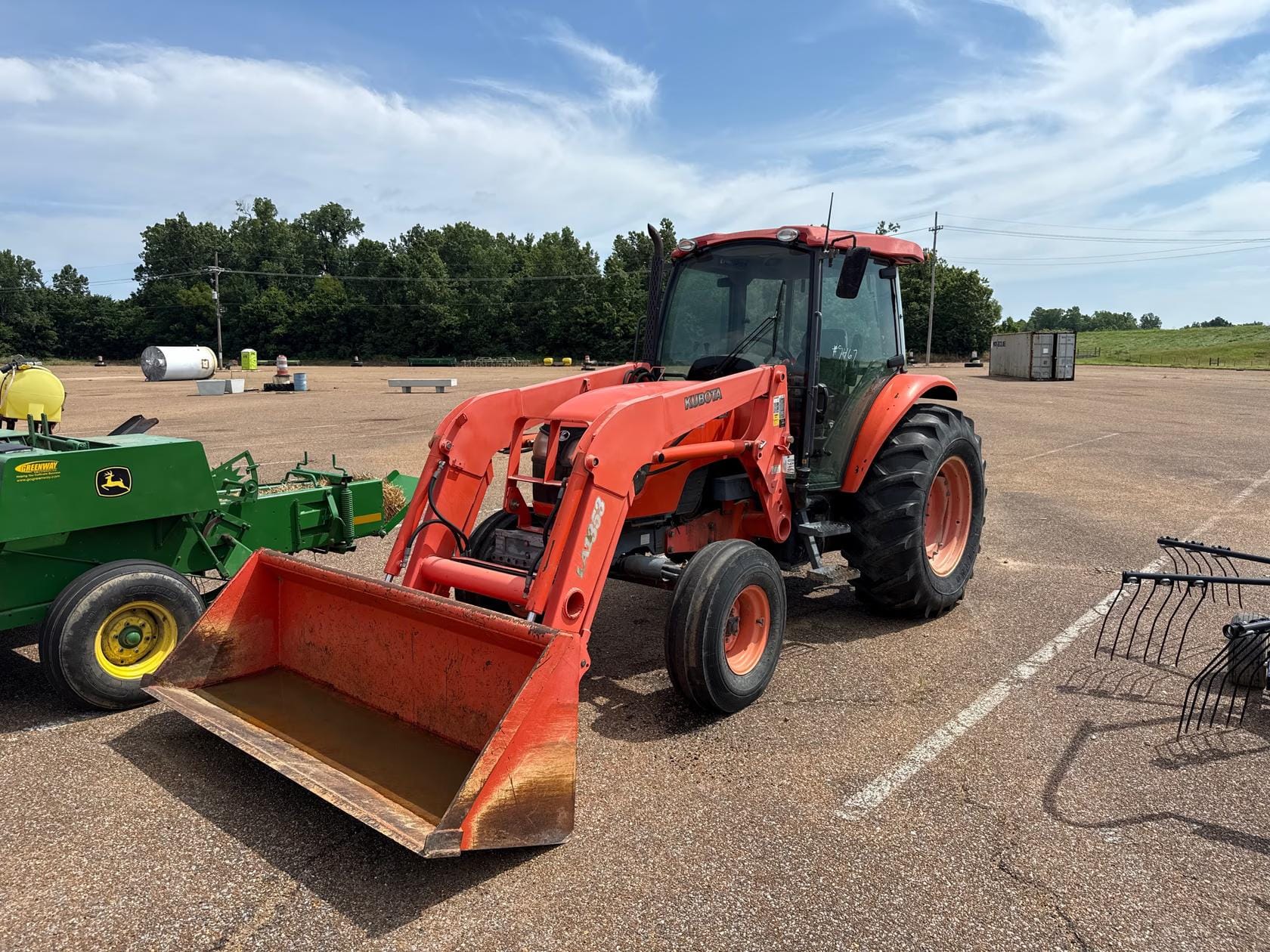 Kubota M8540 Equipment Image0