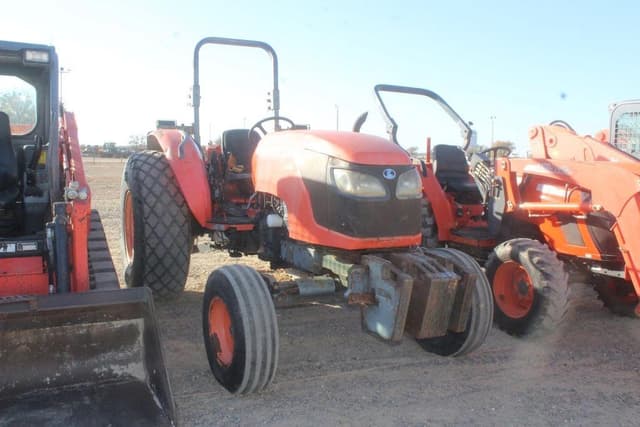 Image of Kubota M8540 equipment image 3
