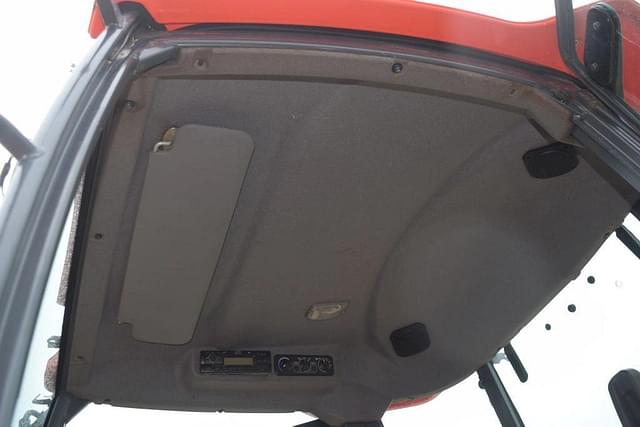 Image of Kubota M8540 equipment image 4