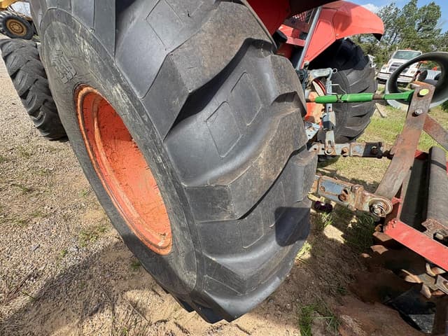 Image of Kubota M8540 equipment image 4