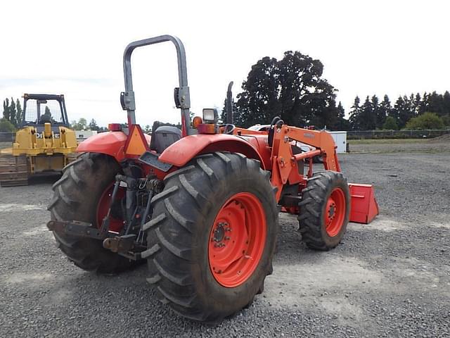 Image of Kubota M8540 equipment image 3