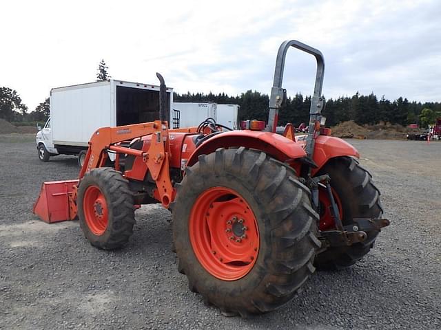 Image of Kubota M8540 equipment image 4