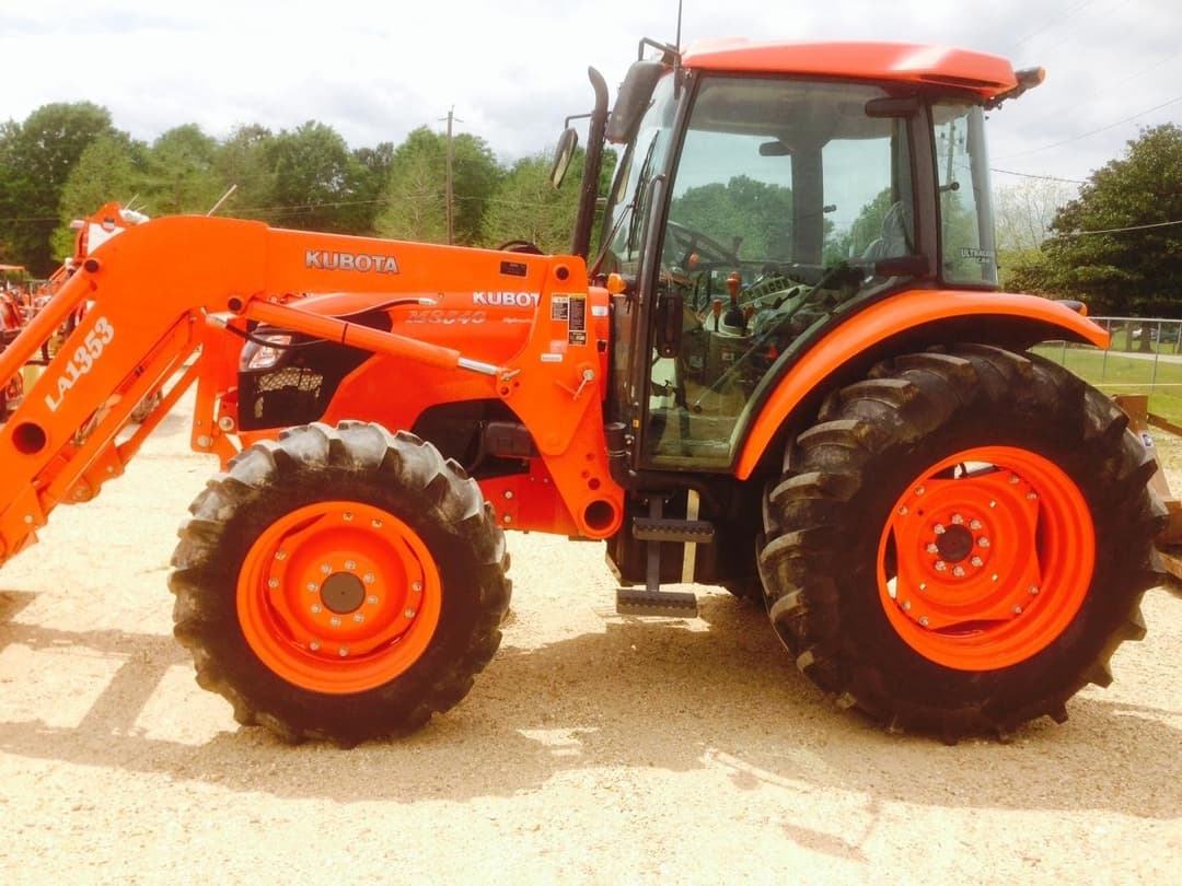 Image of Kubota M8540HD Power Krawler Image 0