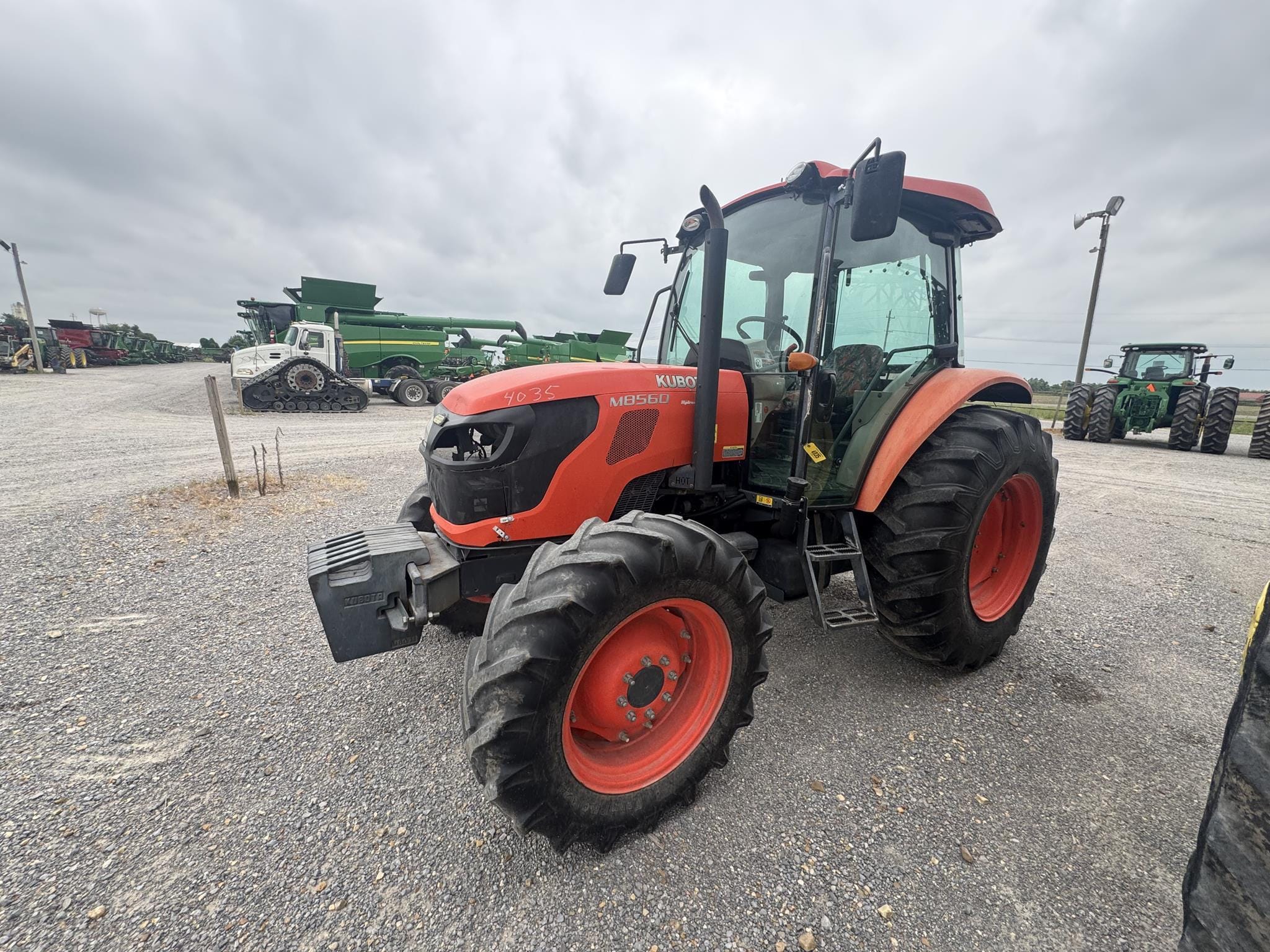 Kubota M8560 Equipment Image0
