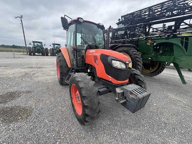 Image of Kubota M8560 equipment image 4