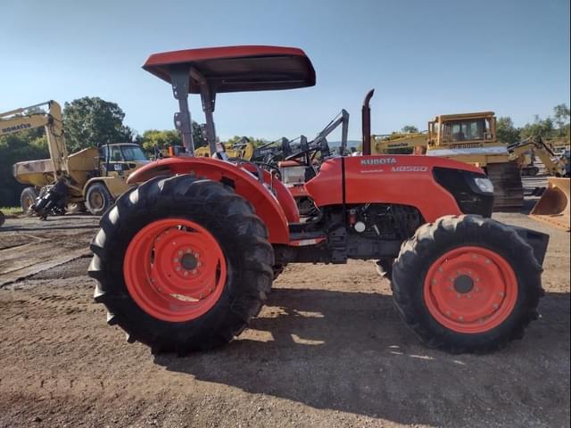 Image of Kubota M8560 equipment image 2