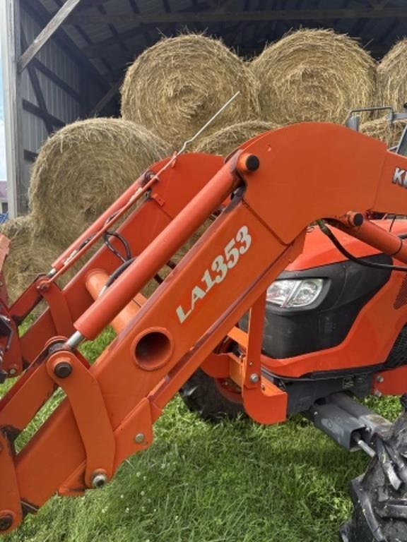 Image of Kubota M8560 equipment image 3