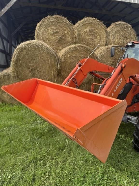 Image of Kubota M8560 equipment image 2