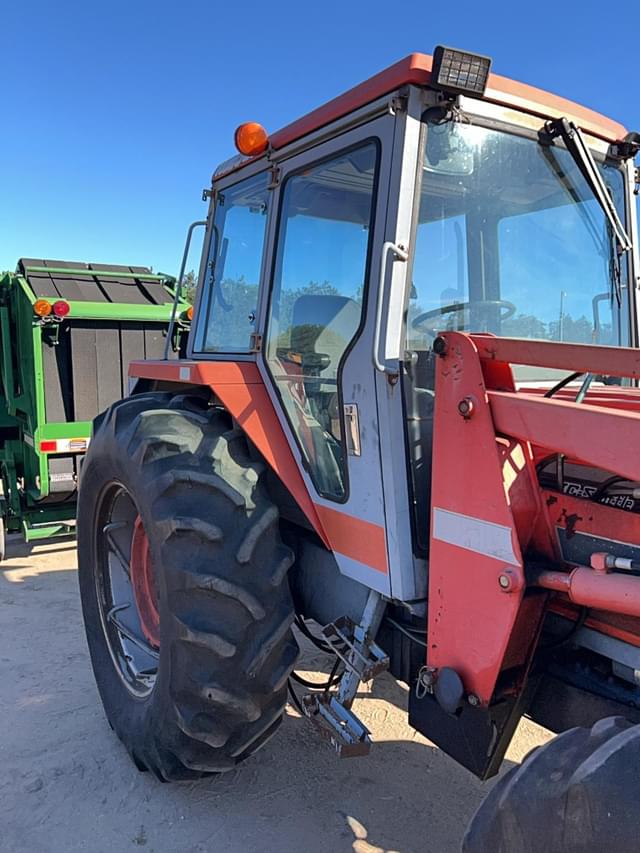 Image of Kubota M8580 equipment image 3