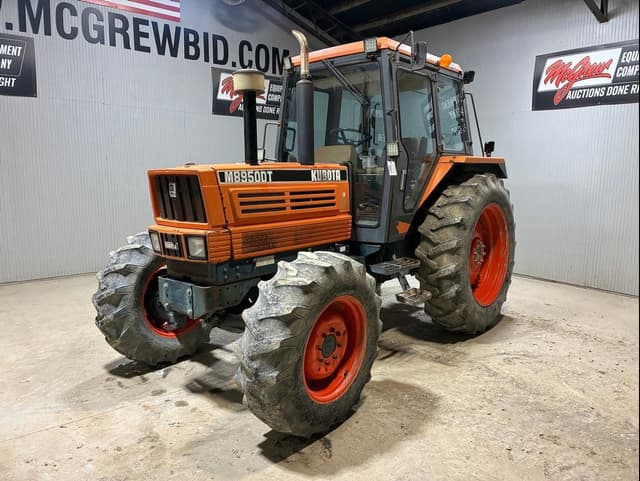 Image of Kubota M8950 equipment image 1