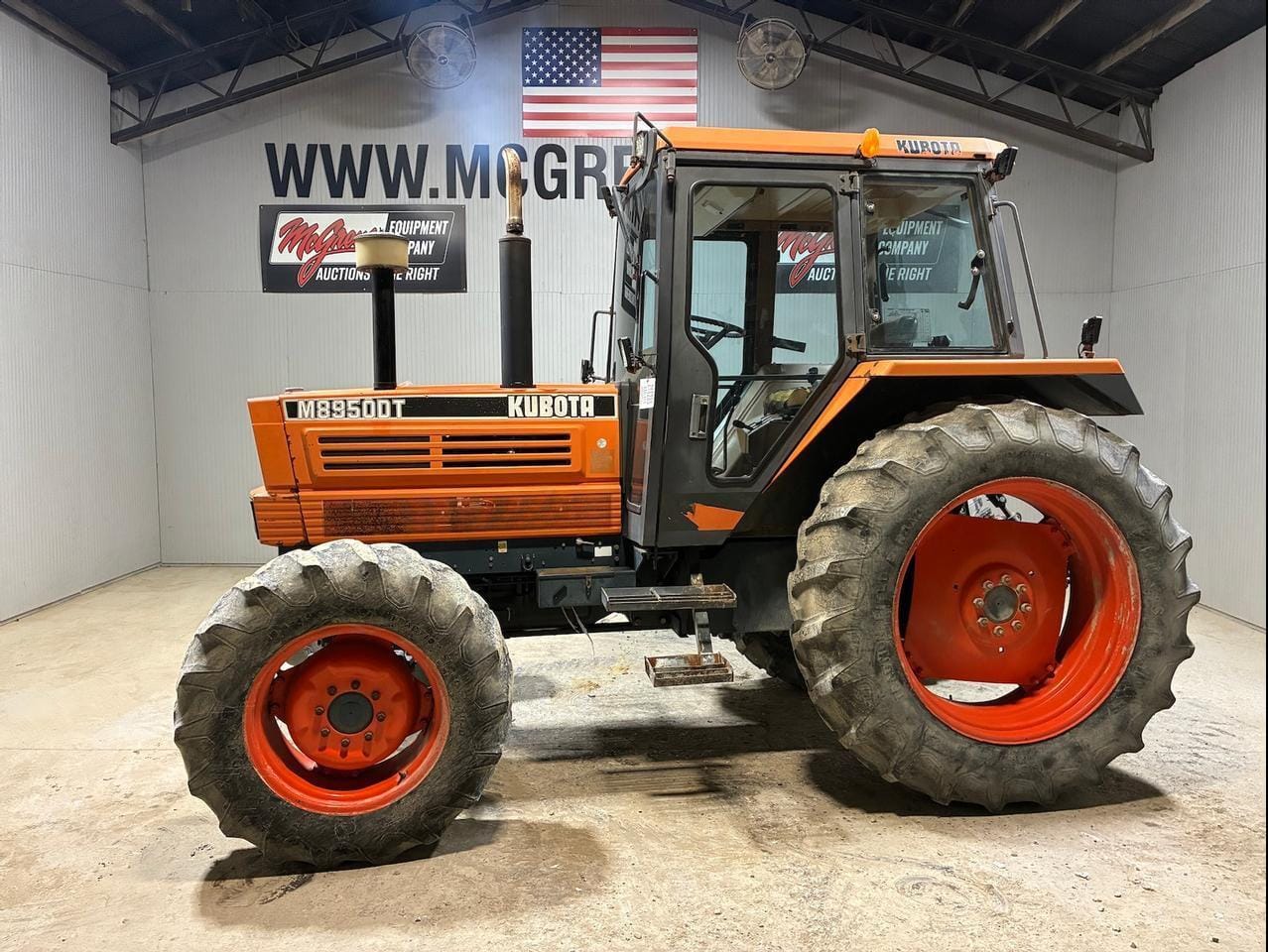 Kubota M8950 Equipment Image0