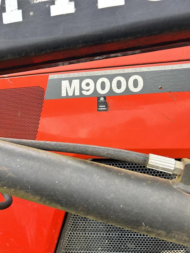 Image of Kubota M900 equipment image 2