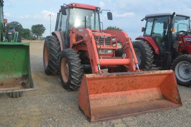 Image of Kubota M9000 equipment image 3