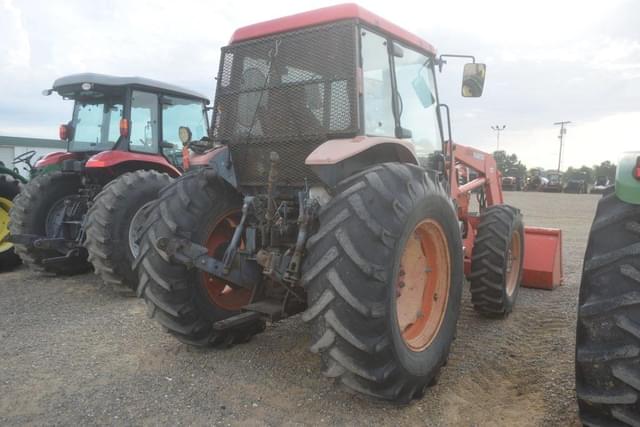 Image of Kubota M9000 equipment image 2