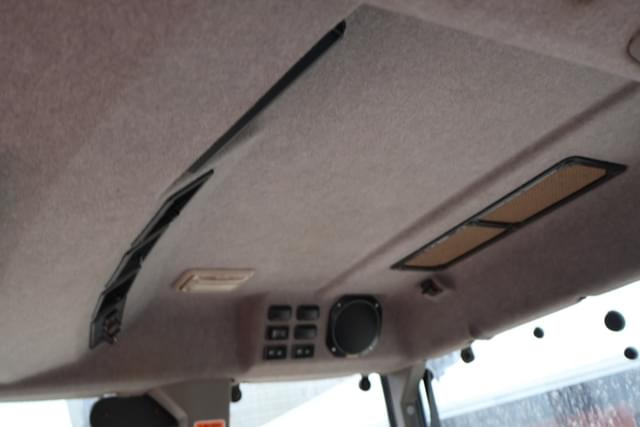 Image of Kubota M9000 equipment image 3