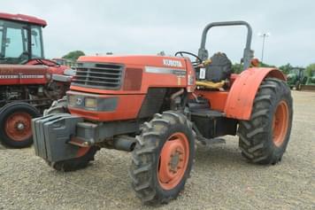 Main image Kubota M9000