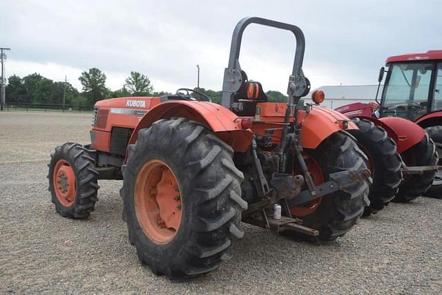 Image of Kubota M9000 equipment image 1