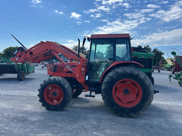 Image of Kubota M9000 equipment image 3