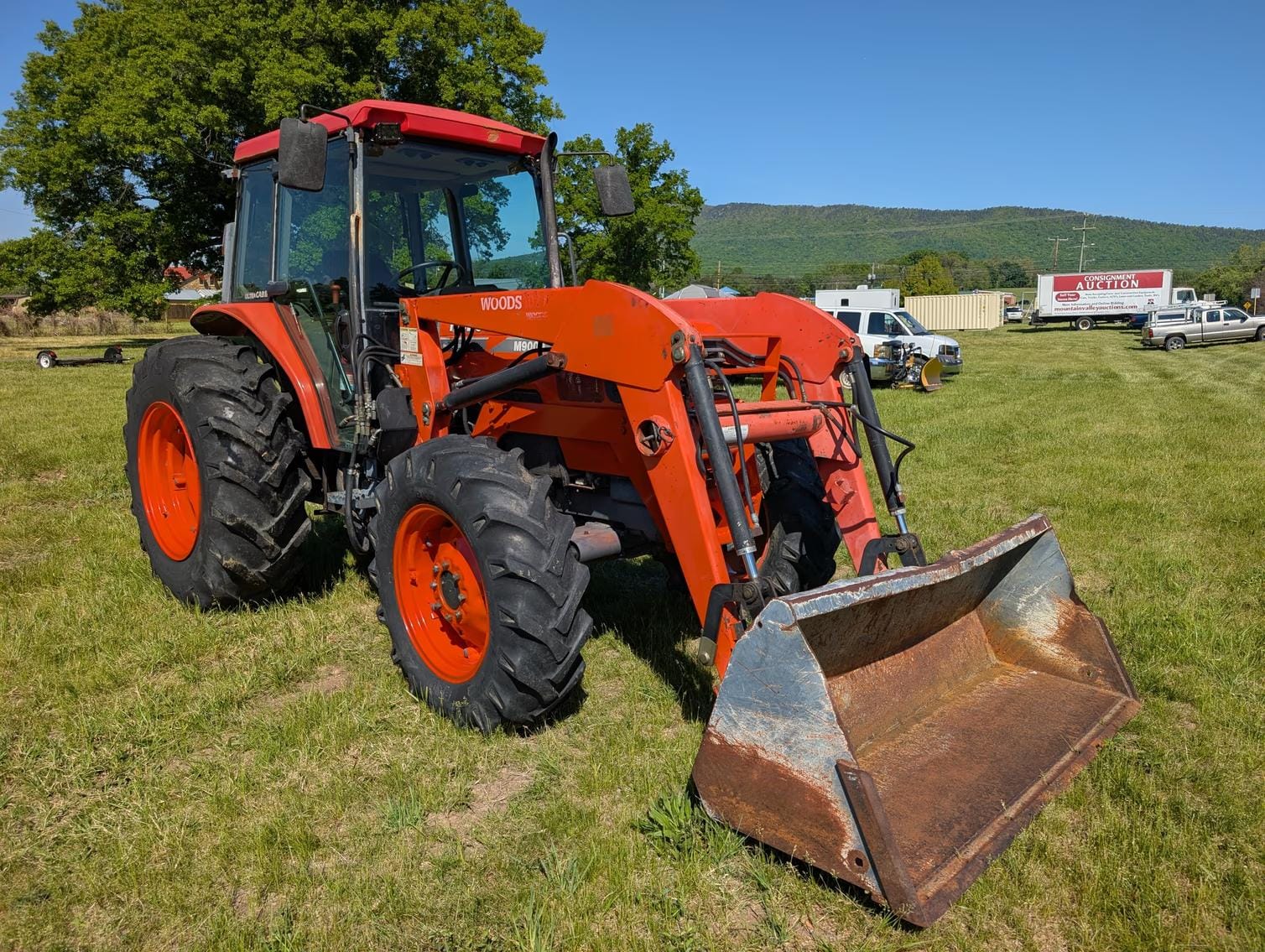 Kubota M9000 Equipment Image0