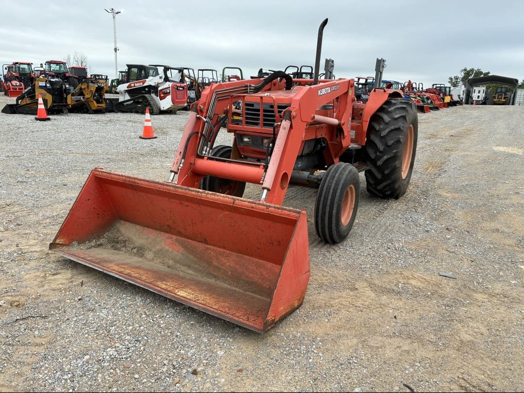 Image of Kubota M9000 Primary image