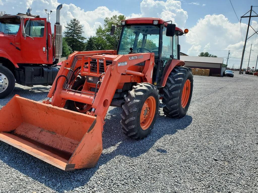 Main image Kubota M9000