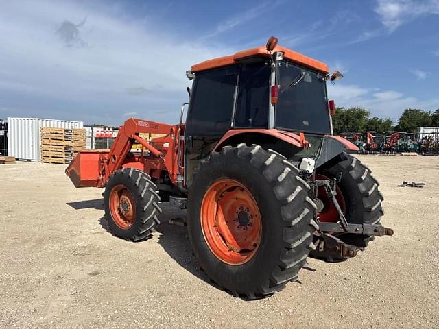 Image of Kubota M9000 equipment image 2