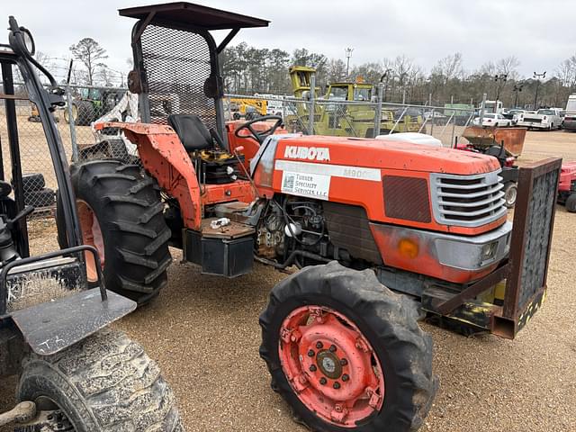 Image of Kubota M9000 equipment image 4