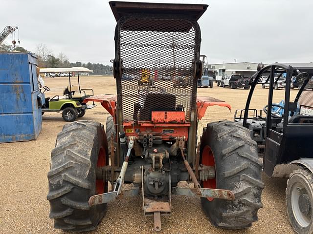 Image of Kubota M9000 equipment image 2