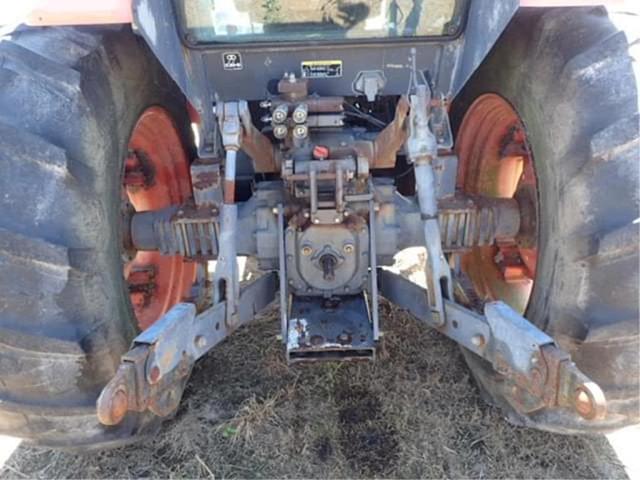 Image of Kubota M9000 equipment image 4