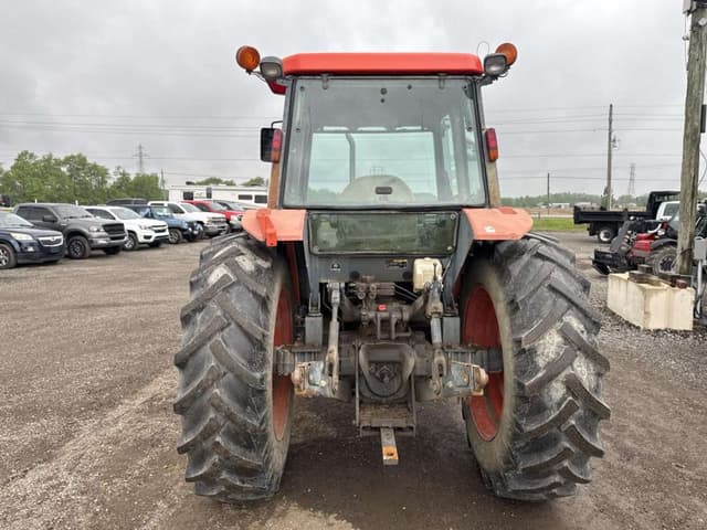 Image of Kubota M9000 equipment image 4