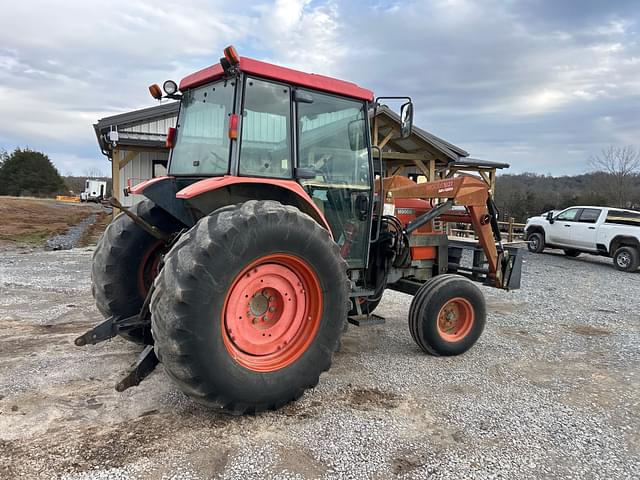 Image of Kubota M9000 equipment image 4