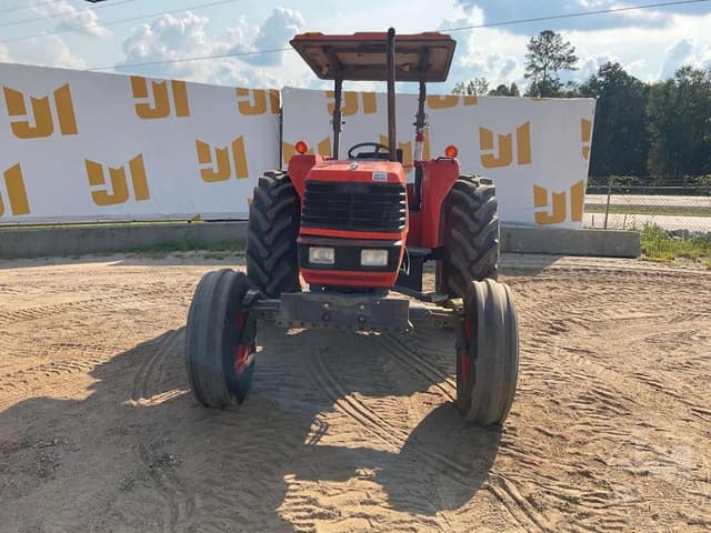 Image of Kubota M9000 equipment image 1