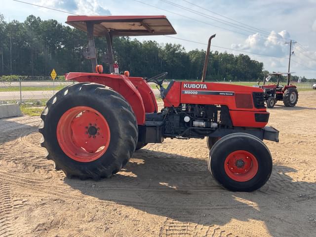 Image of Kubota M9000 equipment image 3
