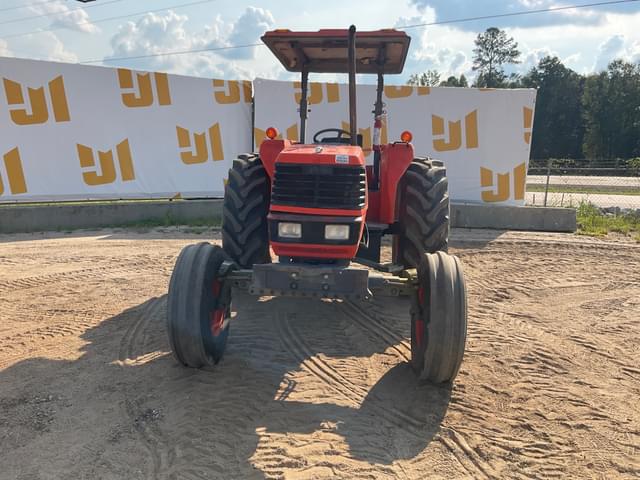 Image of Kubota M9000 equipment image 1