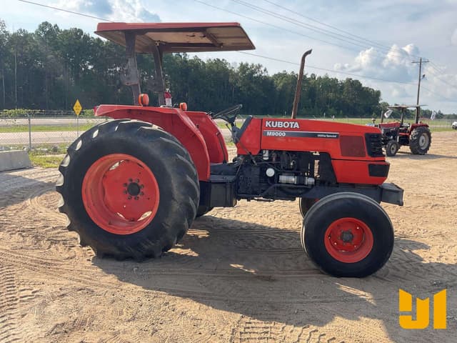 Image of Kubota M9000 equipment image 3