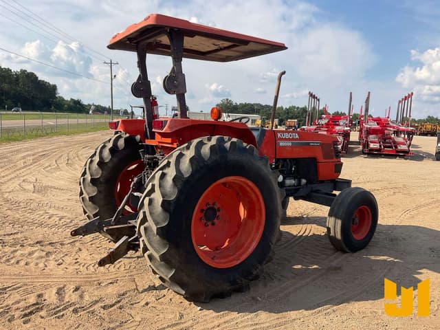Image of Kubota M9000 equipment image 4