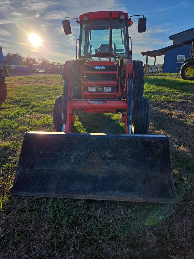 Image of Kubota M9000 equipment image 2