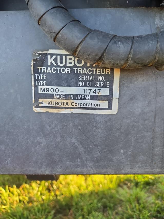 Image of Kubota M9000 equipment image 4