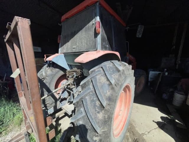 Image of Kubota M9000 equipment image 3