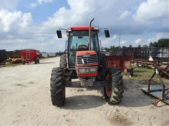 Image of Kubota M9000 equipment image 1