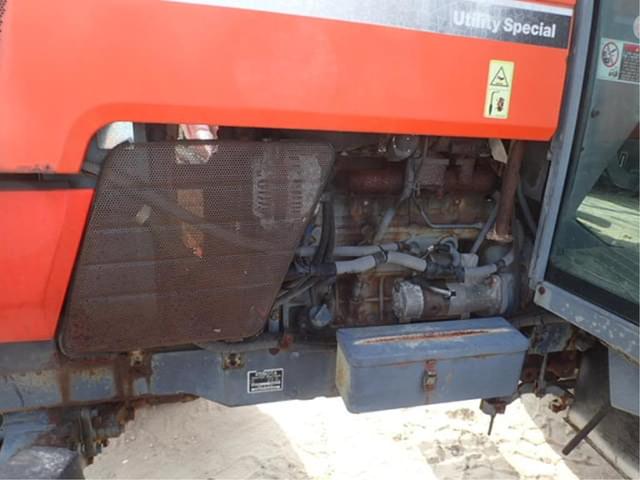 Image of Kubota M9000 equipment image 3