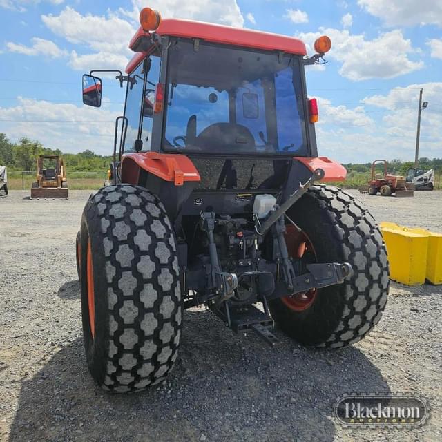 Image of Kubota M9000 equipment image 3