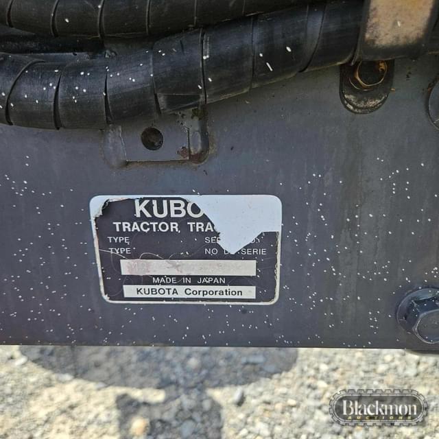 Image of Kubota M9000 equipment image 1