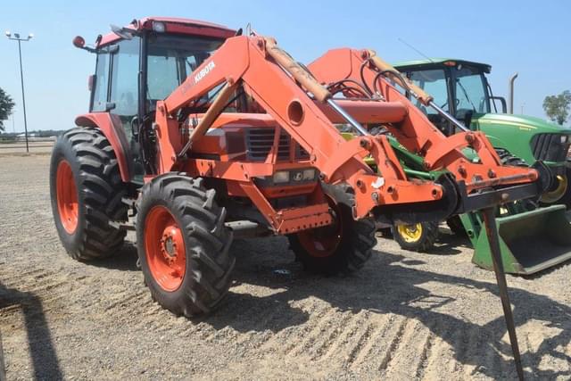 Image of Kubota M9000 equipment image 4