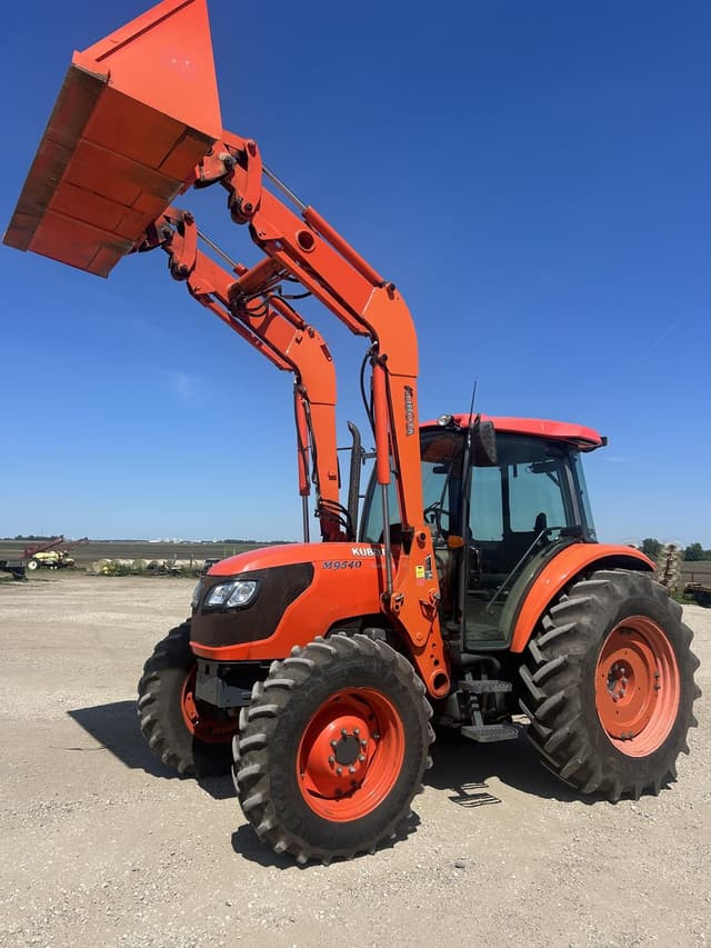 Image of Kubota M9540 equipment image 4